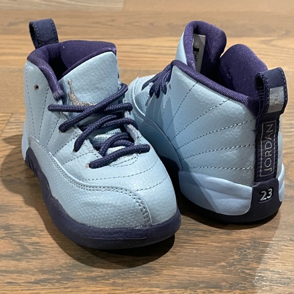 Jordan 12 Toddler size 7 excellent condition - Picture 3 of 5